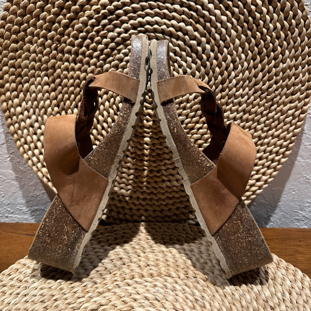 Brown Leather Sandals with Buckle 7.5 - Picture 4 of 7